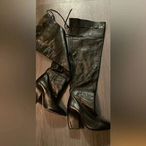 Gorgeouse size 9 amazing all leather Italian made boots. Worn once $320